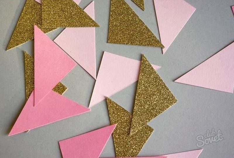 Jika segitiga dibuat dari kertas berwarna, hasilnya akan lebih cerah dan akan lebih menyenangkan untuk digunakan